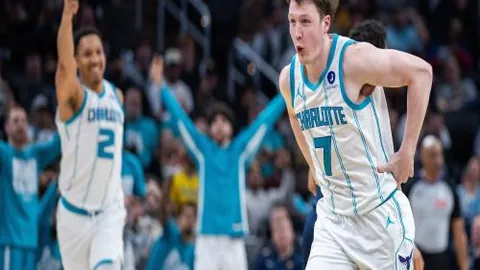 12战11胜，聚焦高质对决，锁定信心满满的篮球盛宴！